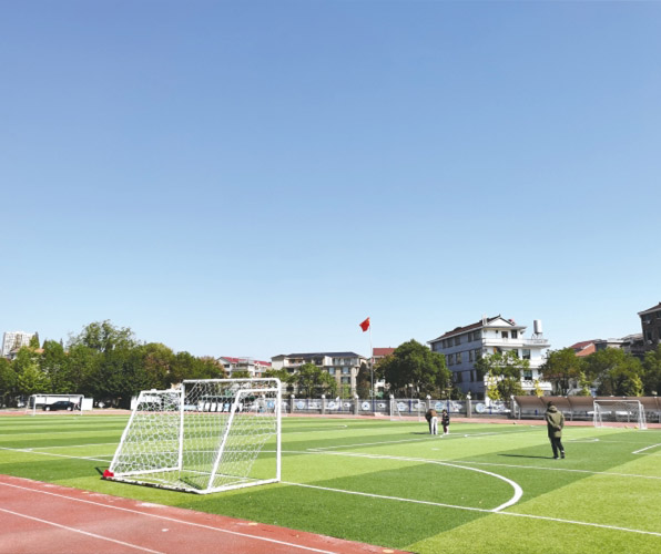 遼寧建平縣奎德素鄉(xiāng)中學(xué)